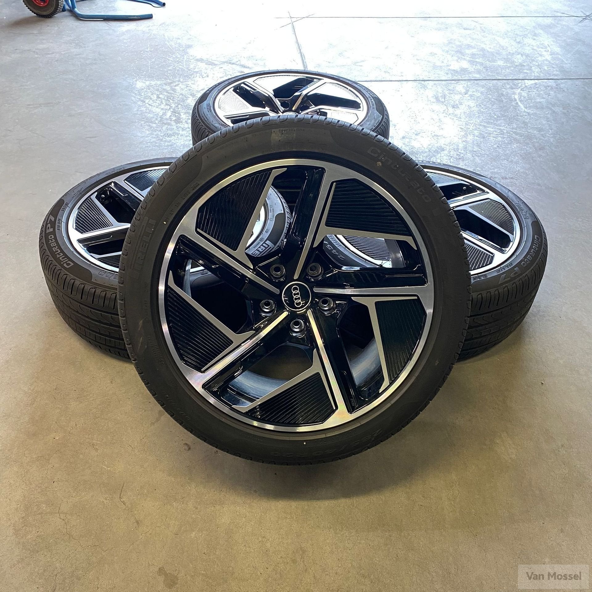 Audi E-Tron GT RS Pirelli Cinturato P7 Blue Elect 245/45/R20