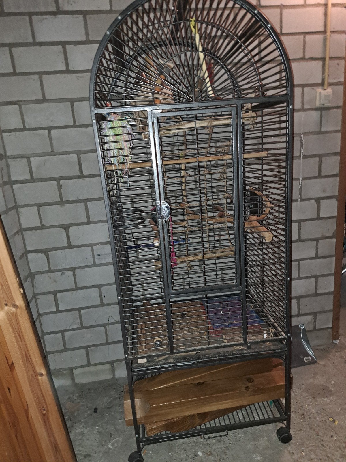 Strong Papegaaienkooi Villa Anna | 66x56x175cm  €50 euro, Ophalen, Gebruikt, Vogelkooi, Metaal