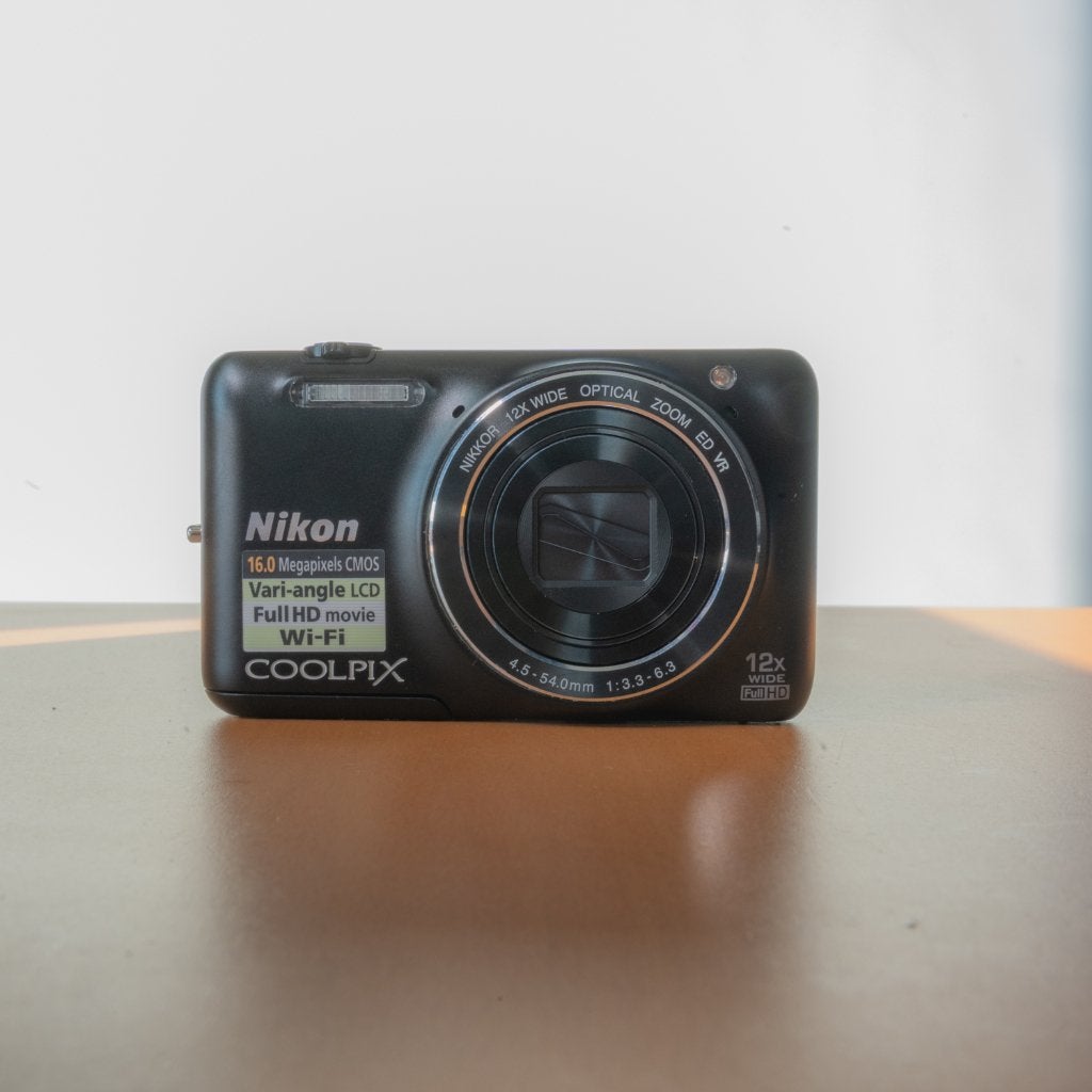Nikon COOLPIX S6600 paars, Audio, Tv en Foto, Fotocamera's Digitaal, Accu, 16 megapixels, Ophalen of Verzenden, Zo goed als nieuw