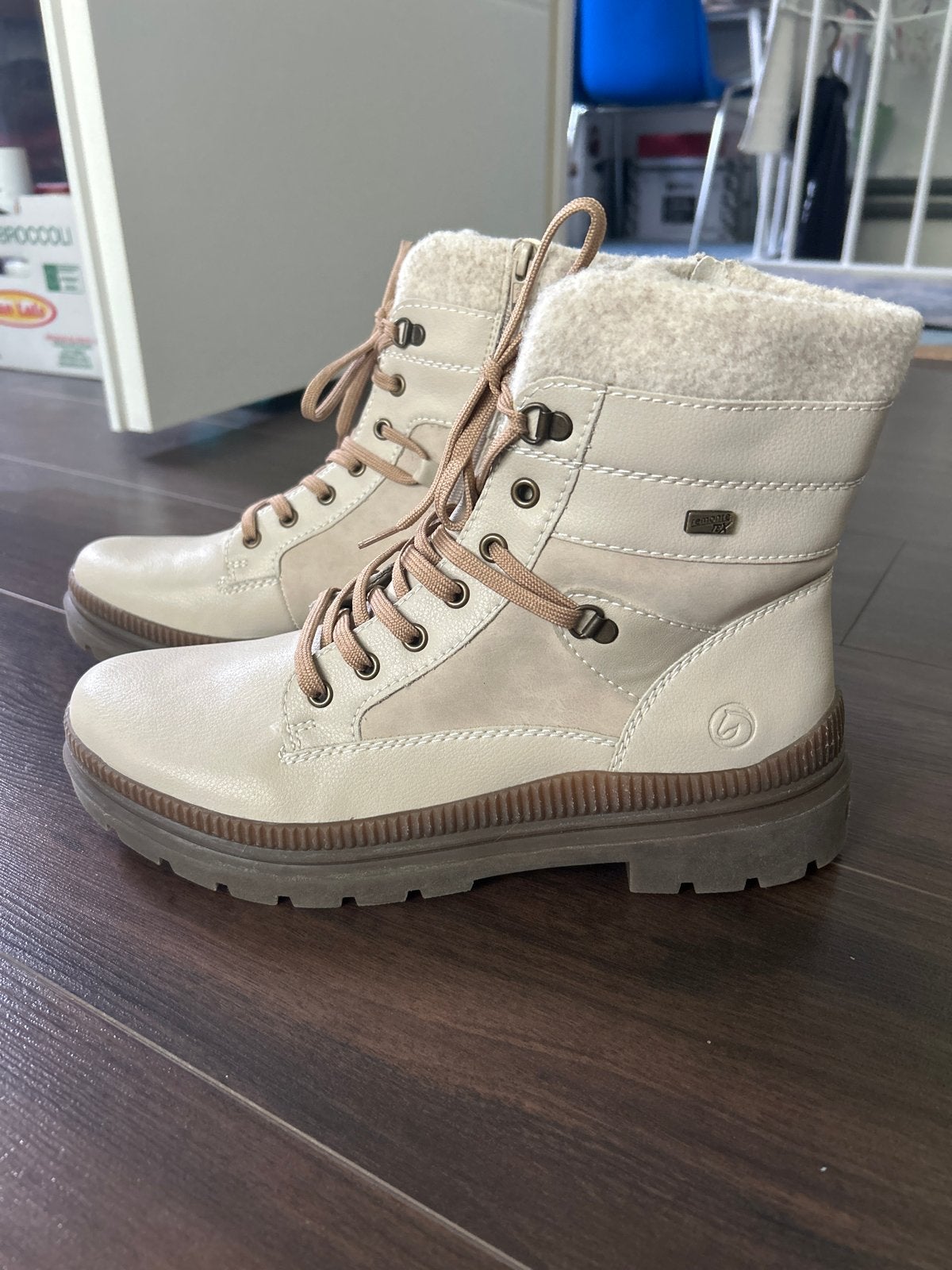 Remonte TEX winterschoenen maat 43, Kleding | Dames, Schoenen, Ophalen of Verzenden, Zo goed als nieuw, Beige, Lage of Enkellaarzen
