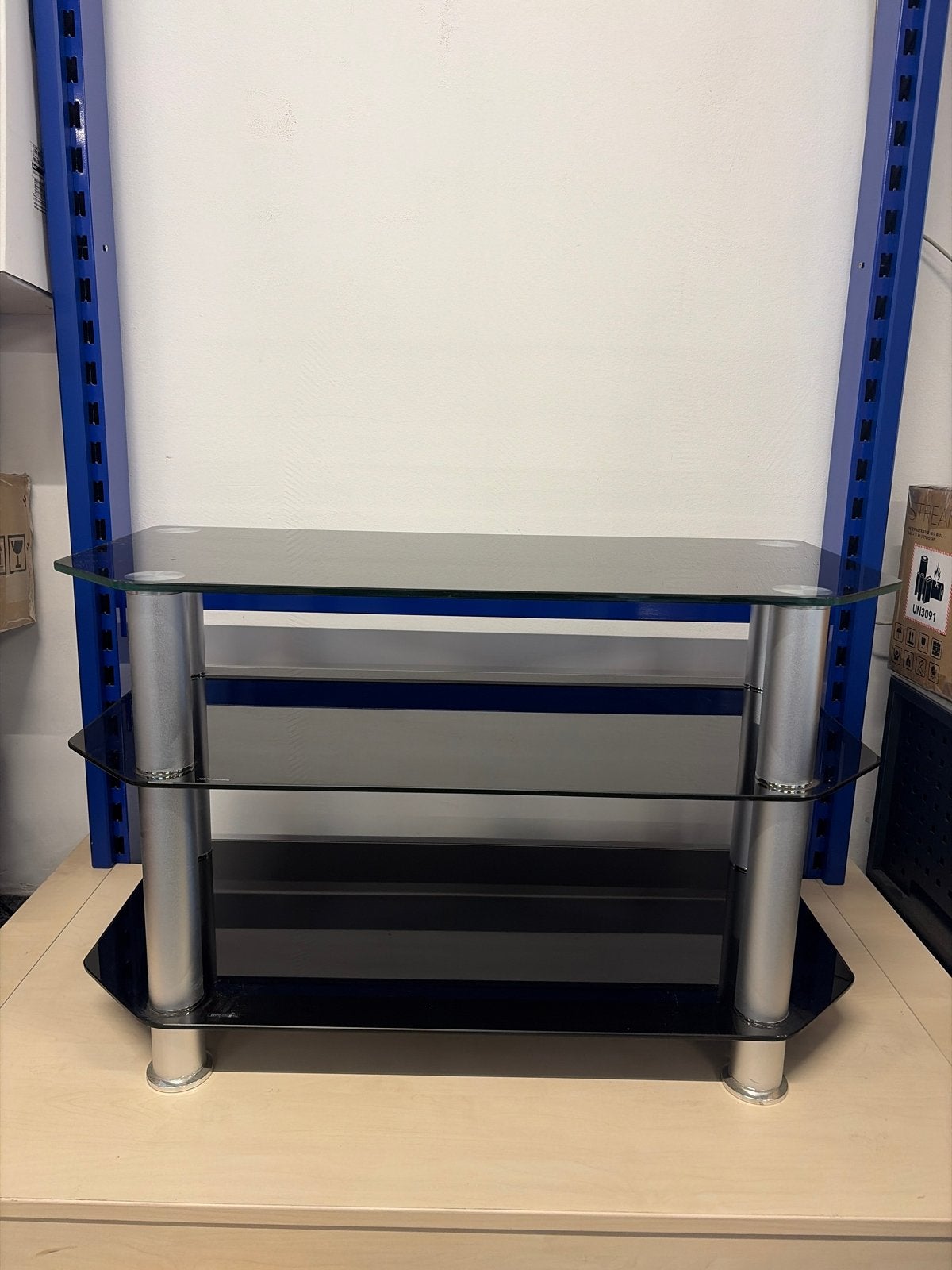 Glazen TV-meubel met 3 planken, Huis en Inrichting, Ophalen, Gebruikt, 50 tot 100 cm, Glas