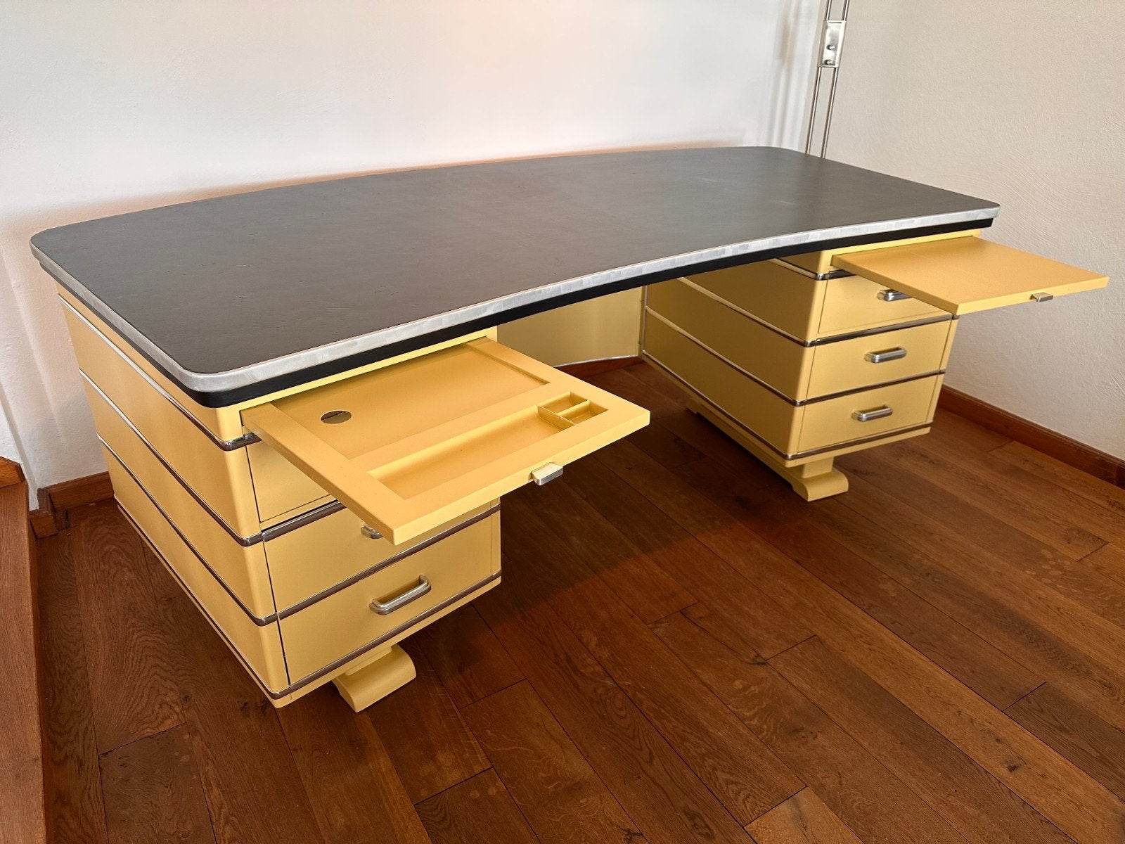 Vintage Gispen President  bureau met lades en uitschuifblad, Gebruikt, Metaal, Geel, Vintage