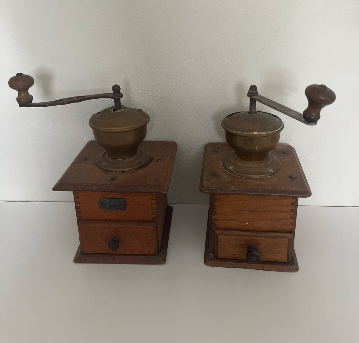 Set van 2 Antieke Java Koffiemolens, Antiek en Kunst, Antiek | Woonaccessoires, Ophalen of Verzenden