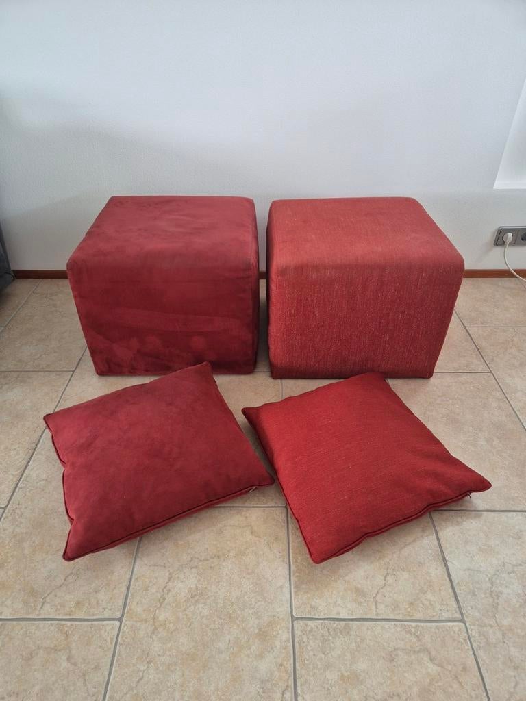 2x poef + bijpassend kussen, Ophalen, Gebruikt, Stof, 50 tot 75 cm