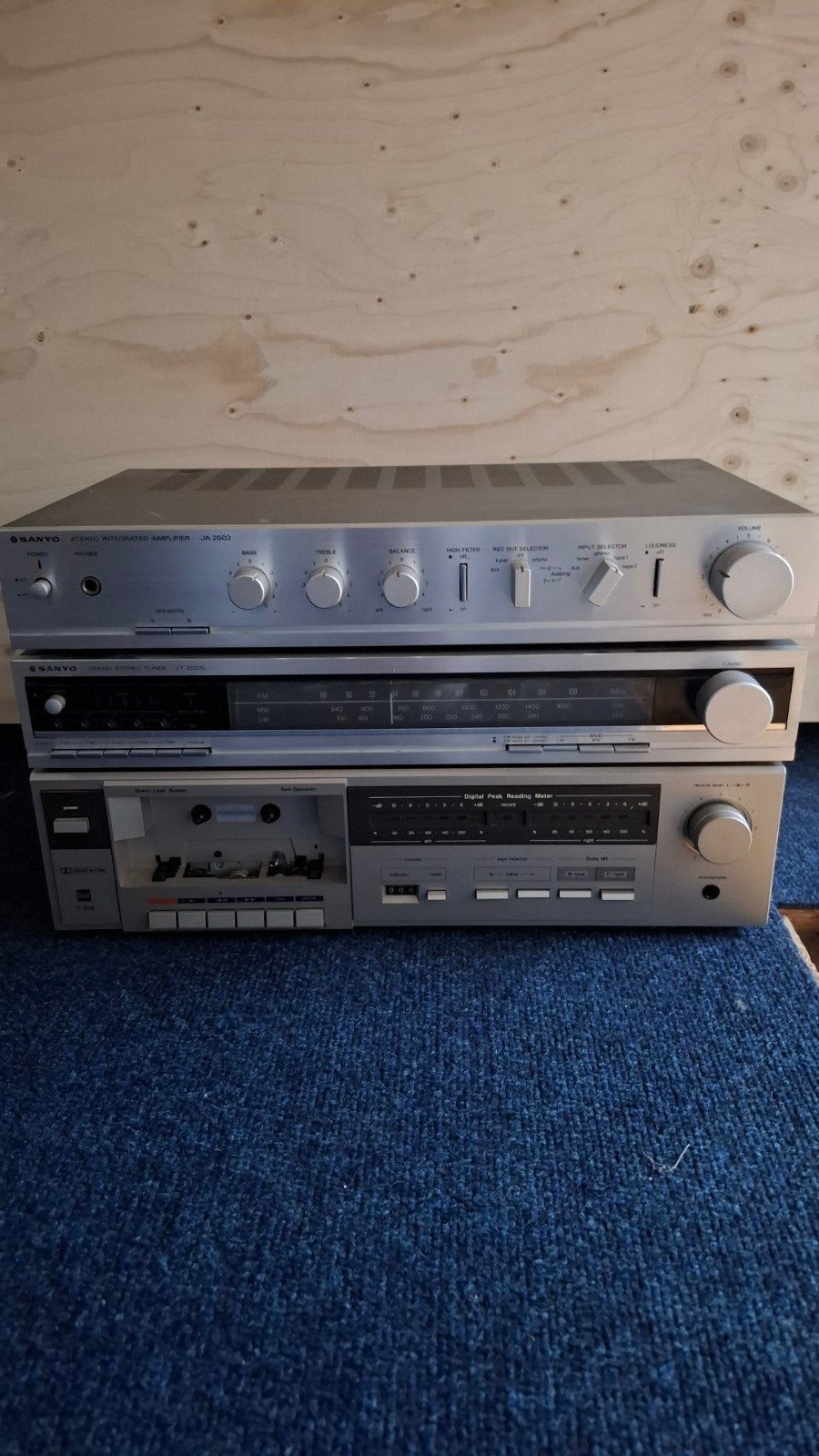 Sanyo Stereo Set - Versterker, Tuner, Cassettedeck