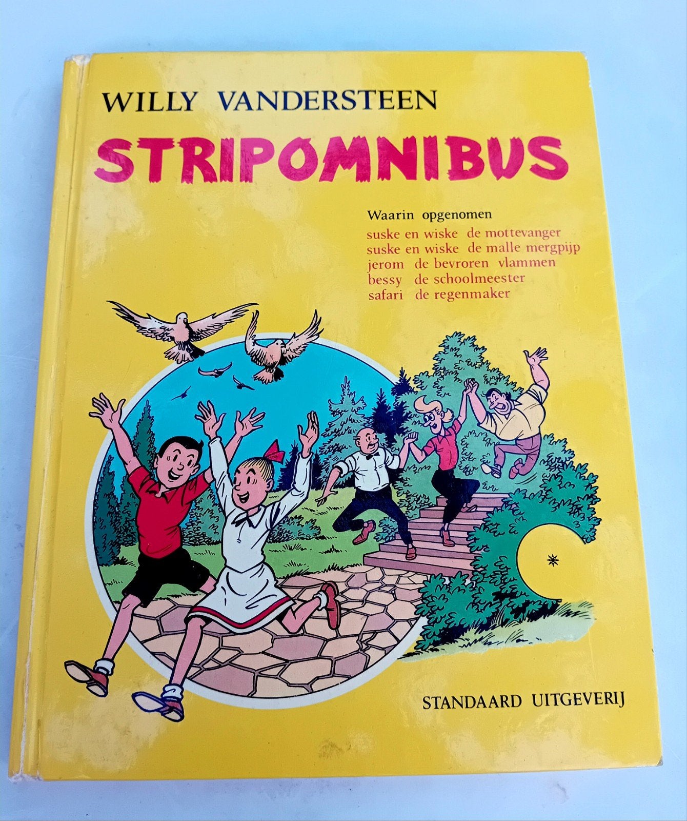 Suske & Wiske Stripomnibus (geel, hardcover), Boeken, Gelezen, Willy Vandersteen, Eén stripboek, Ophalen of Verzenden