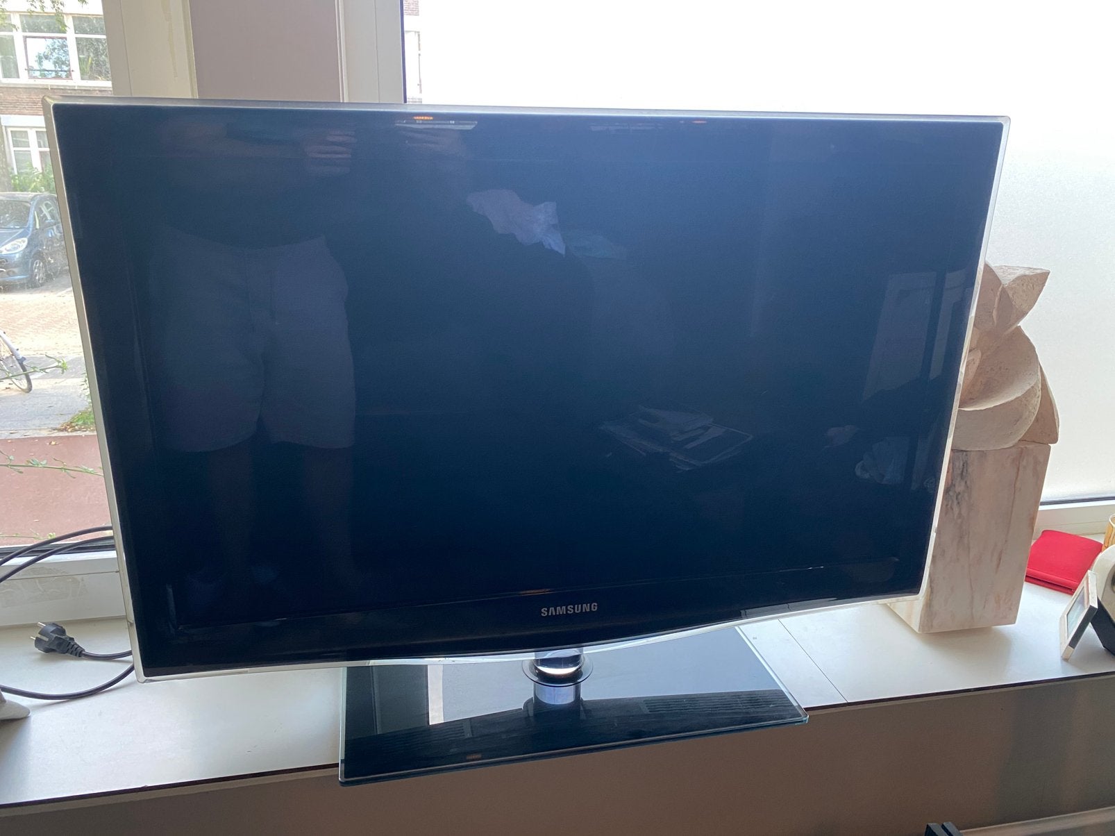 Samsung TV 43 inch, draaibaar op donker glazen voet, Ophalen, Zo goed als nieuw, 100 Hz, Samsung