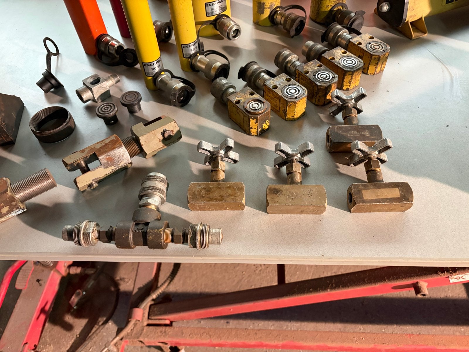 Diverse Enerpac en Holmatro cilinders en pompen, Ophalen, Gebruikt