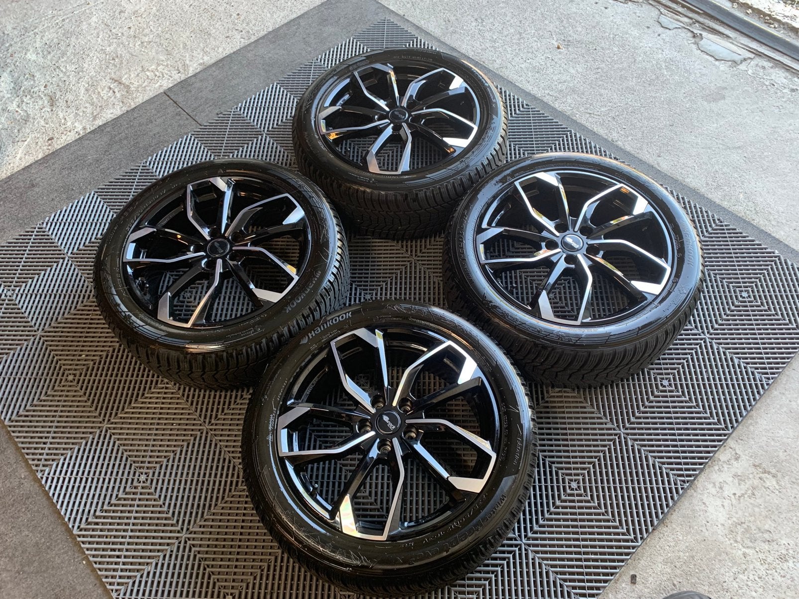 Jong gebruikte 19 inch Brock bicolor set ! 5x114,3 !, Auto-onderdelen, 19 inch, Banden en Velgen, 235 mm, Winterbanden