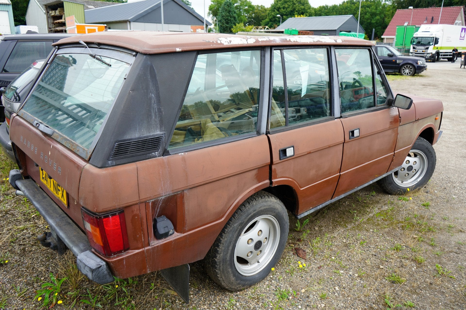 Land Rover Range Rover 3.5 V8 (bj 1984), Auto's, Oldtimers, Stof, Land Rover, Bruin, Handgeschakeld