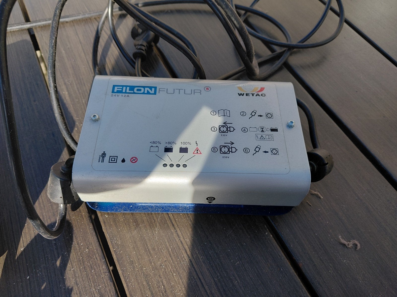 Filon Futur 24V 12A Acculader - WETAC, Ophalen, Zo goed als nieuw