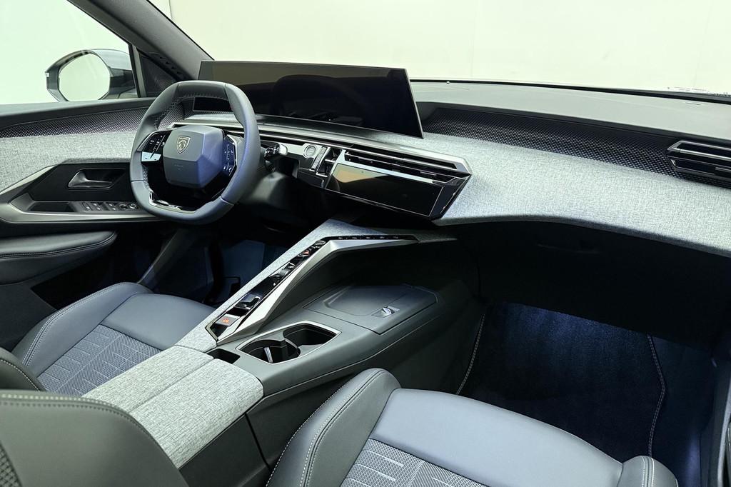 Peugeot 5008 1.2 Hybrid 145 GT | Stoel- & stuurverwarming |, 145 pk, Gebruikt, 1199 cc, Blauw
