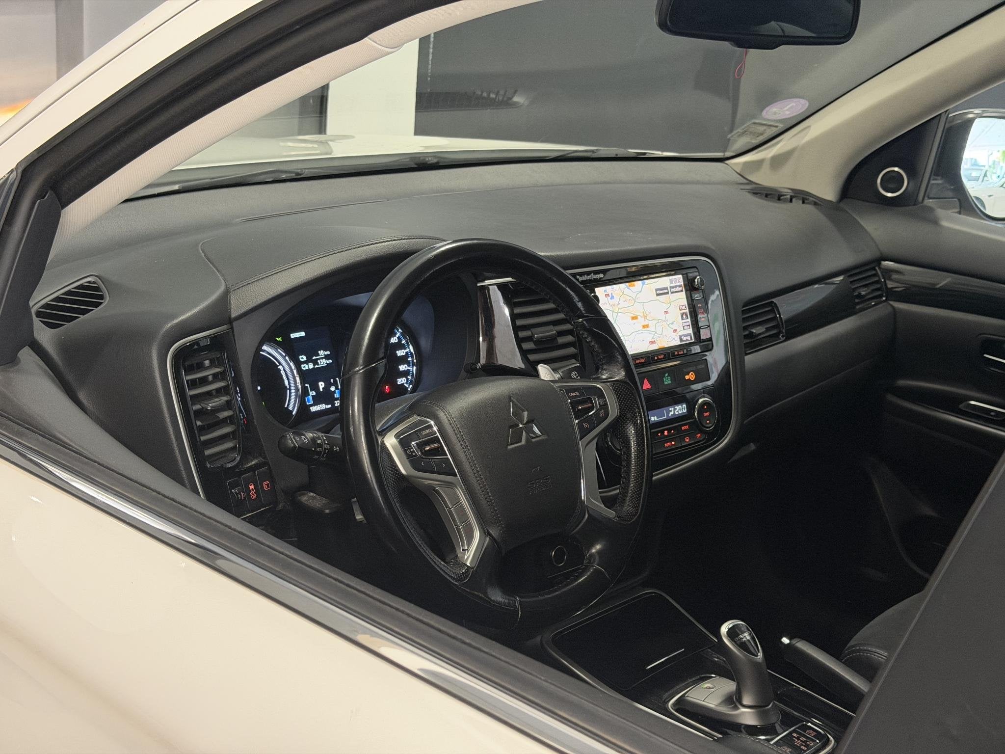 Mitsubishi Outlander 2.0 PHEV Executive Edition | Trekhaak |, Auto diversen, Automaat, 1998 cc, Mitsubishi Motor Sales B.V., Gondel 1
1186 MJ  Amstelveen, NL