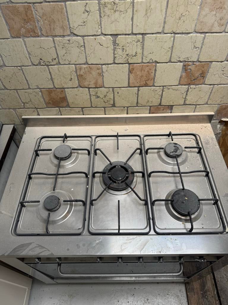 GRATIS fornuis met oven - Werkend, moet schoongemaakt worden, Witgoed en Apparatuur, Fornuizen, Ophalen, Gebruikt, 60 cm of meer