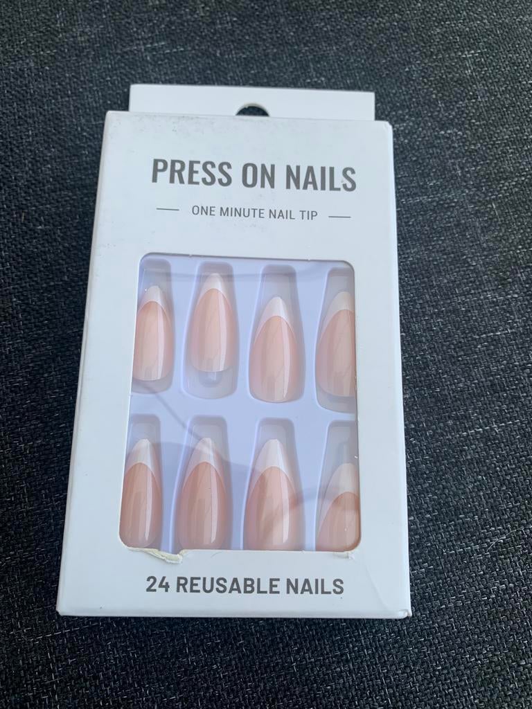 Nieuwe kunst nagels per 24 in verpakking, Wit, Nieuw, Ophalen of Verzenden, Handen en Nagels