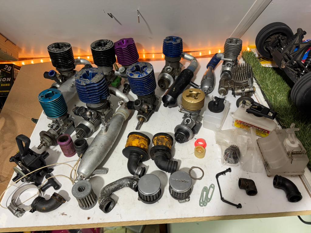 Lot nitro motoren en onderdelen, Hobby en Vrije tijd, Ophalen of Verzenden, Zo goed als nieuw