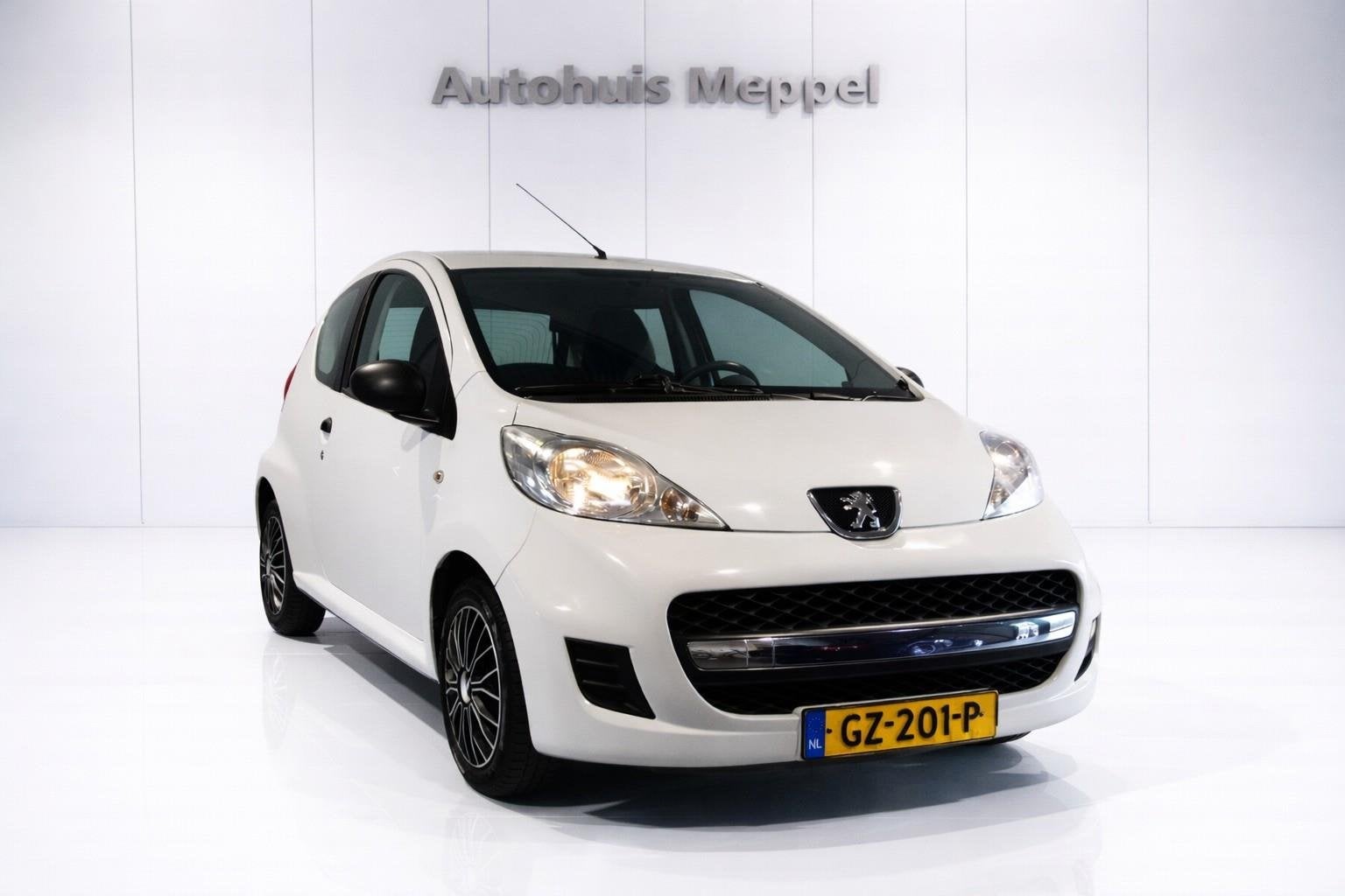 Peugeot 107 Nieuwe APK bij aflevering (bj 2010), Voorwielaandrijving, Gebruikt, 4 stoelen, Bedrijf