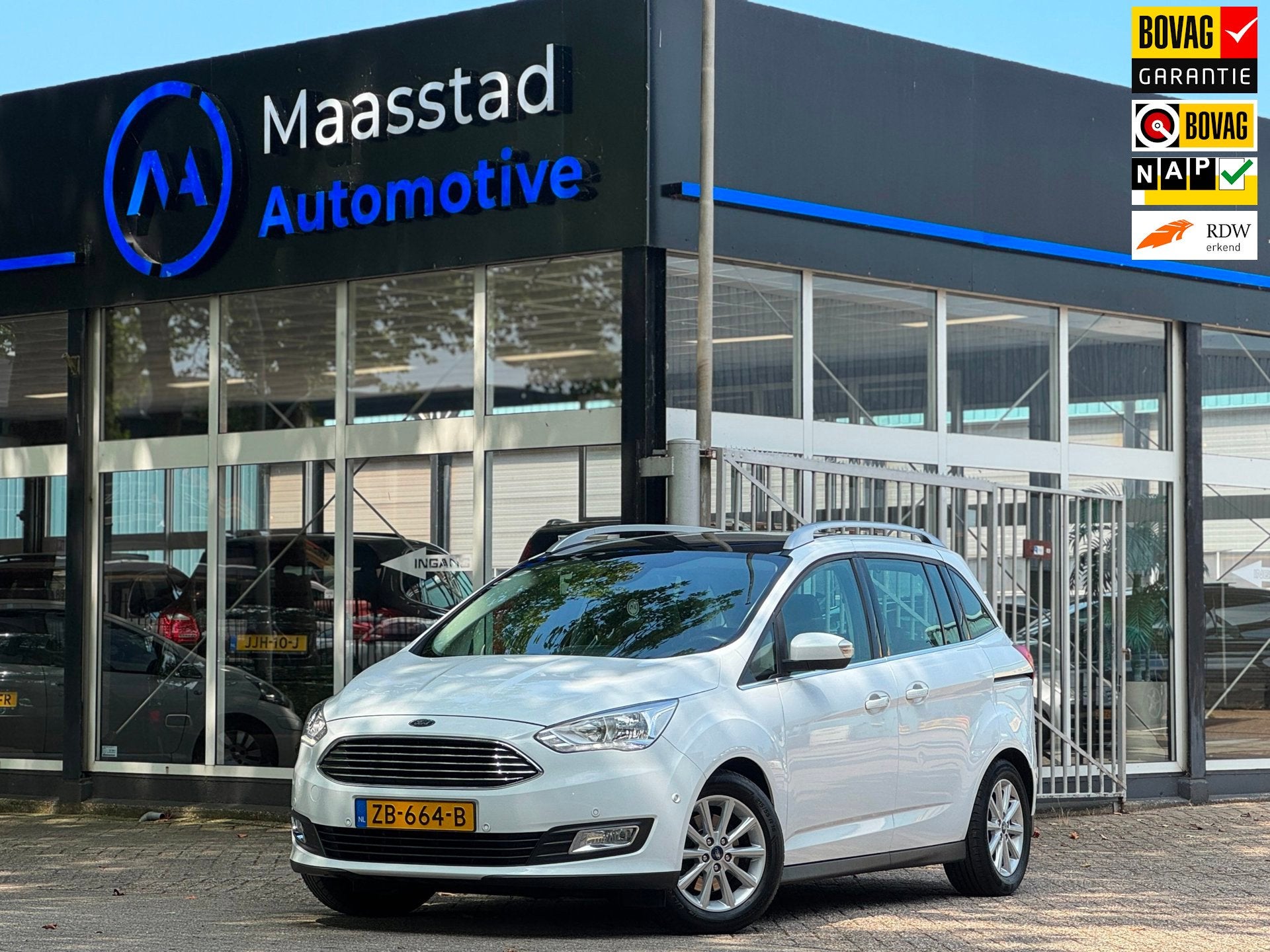 Ford Grand C-Max 1.0 Titanium 7 zits PANO Leer Facelift Vol, Auto's, Dealer onderhouden, 125 pk, Gebruikt, 7 stoelen