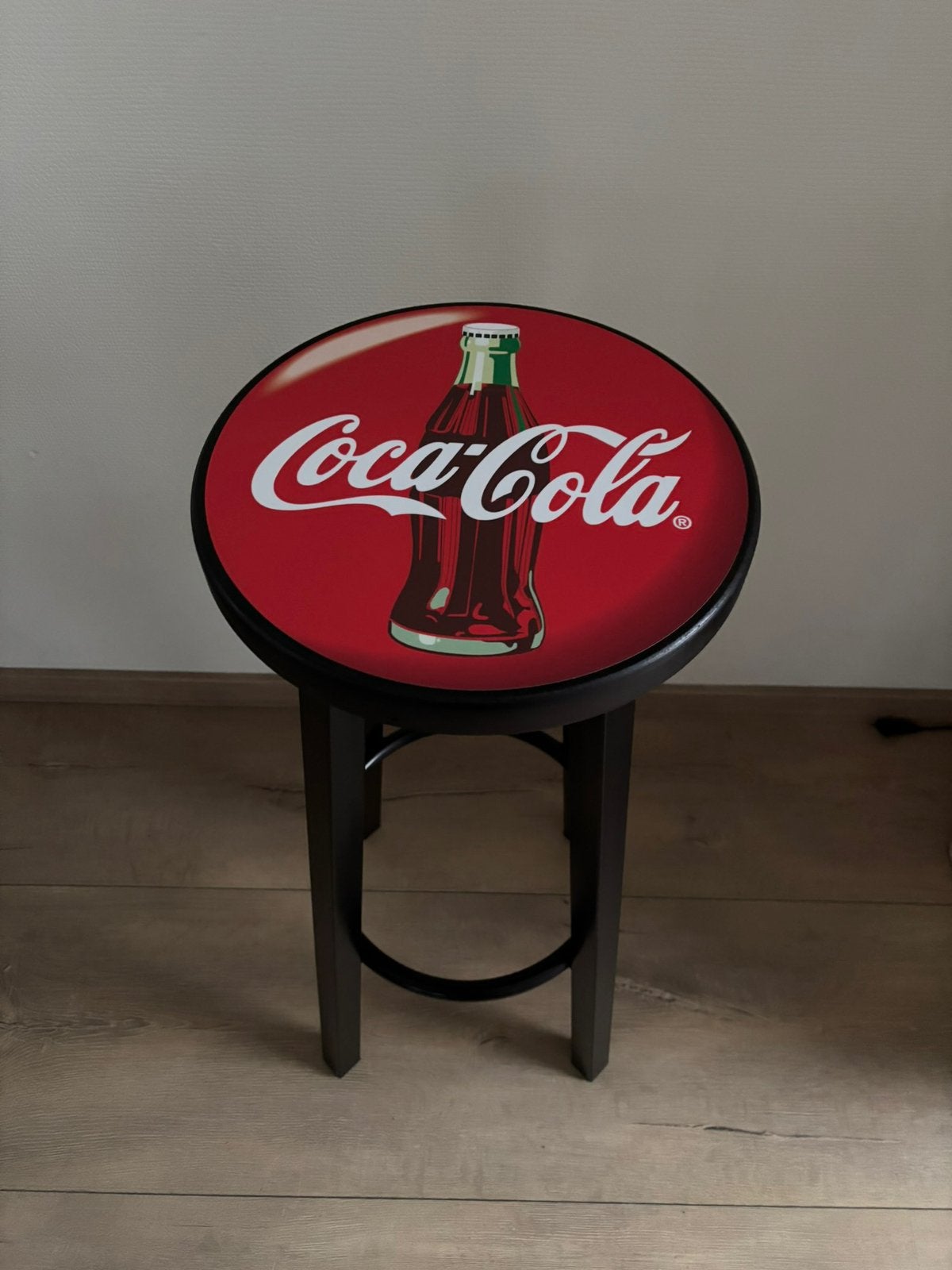 Coca-Cola barkrukken nieuw – €50 p/st – 20+ op voorraad, Huis en Inrichting, Barkrukken, 5 krukken of meer, Met voetsteun, 60 tot 90 cm