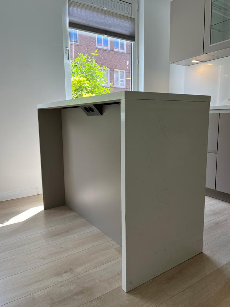 Modern Keukeneiland met Composiet Blad (marmer look), Ophalen, Overige kleuren, Overige typen, Zo goed als nieuw