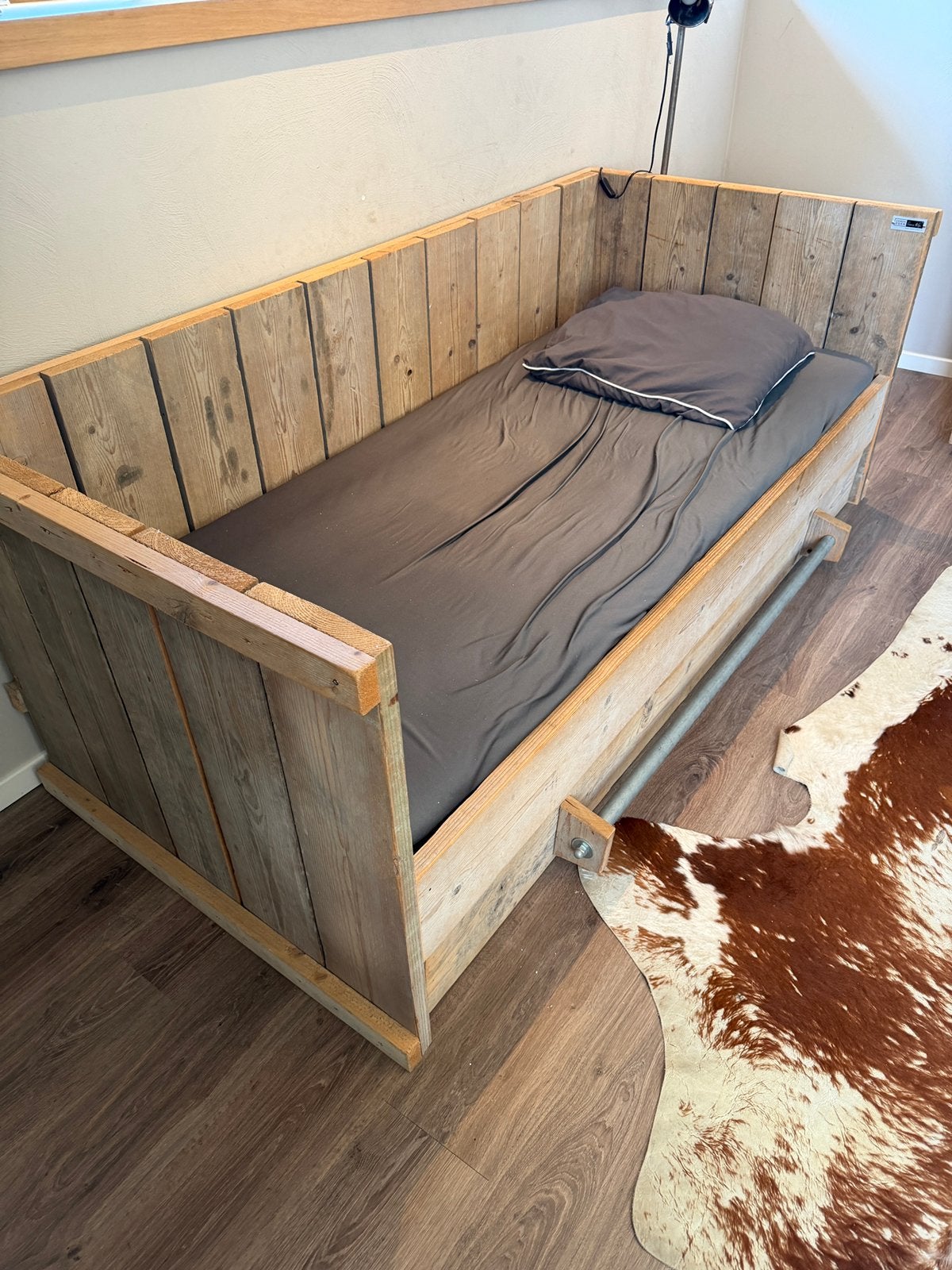 1 persoonsbed steigerhout, Ophalen