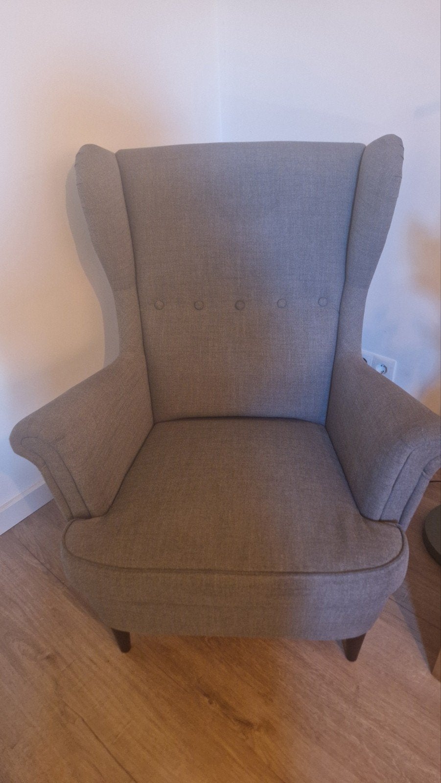 grijze ikea oorfauteuil strandmon, Huis en Inrichting, Fauteuils, Ophalen, Zo goed als nieuw, 75 tot 100 cm