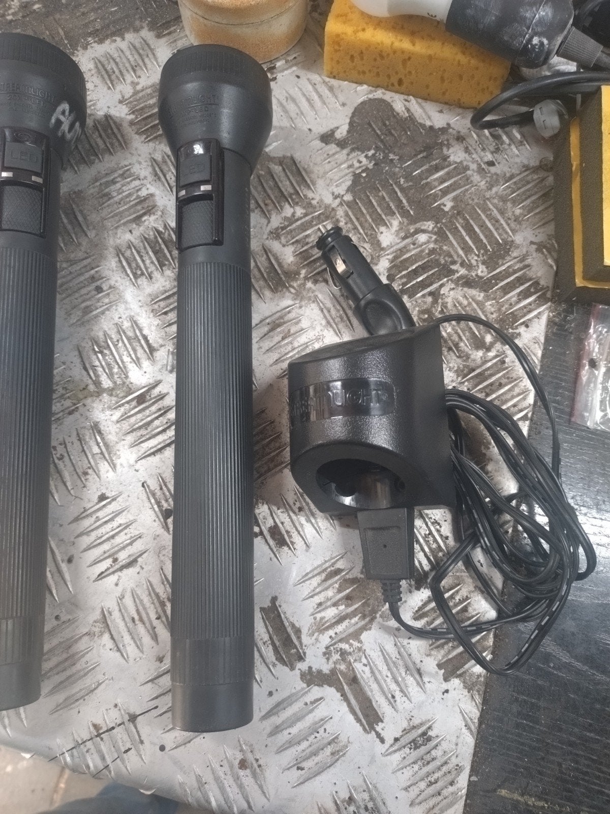 2 x zaklampen, Ophalen of Verzenden, Accu