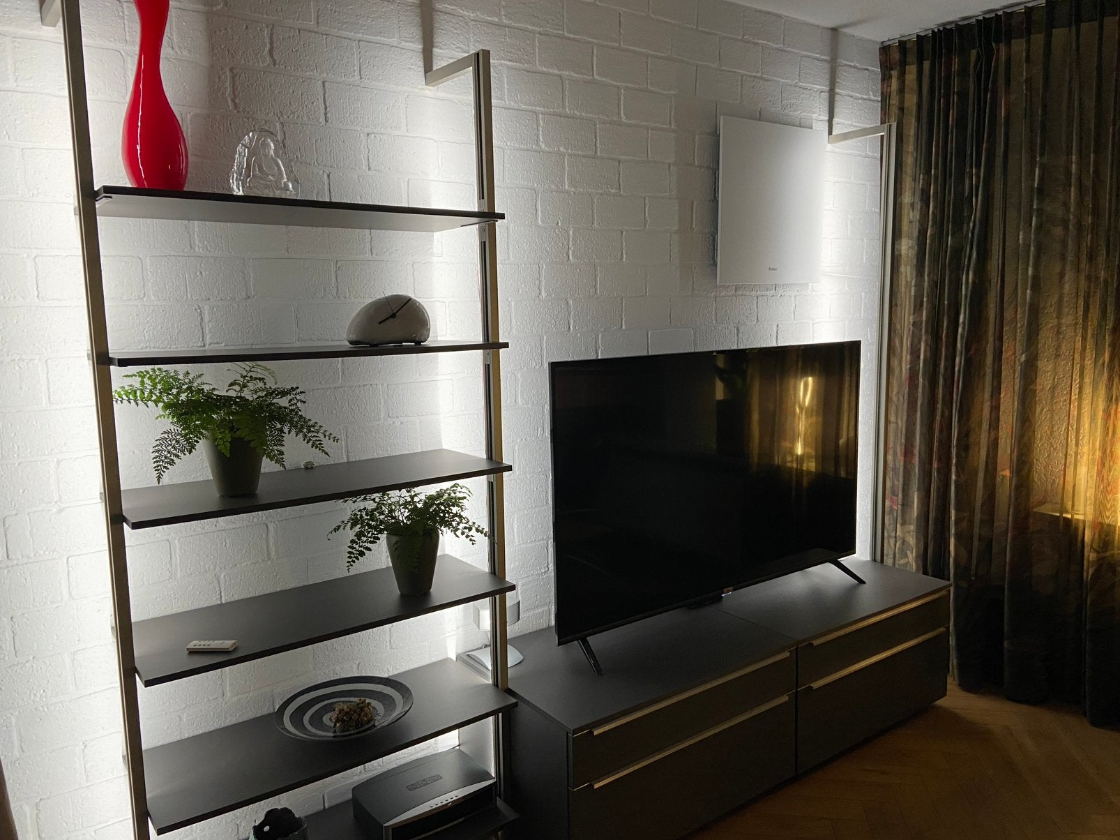 Stelling kastenwand “design”.  Nieuw, Ophalen, Nieuw