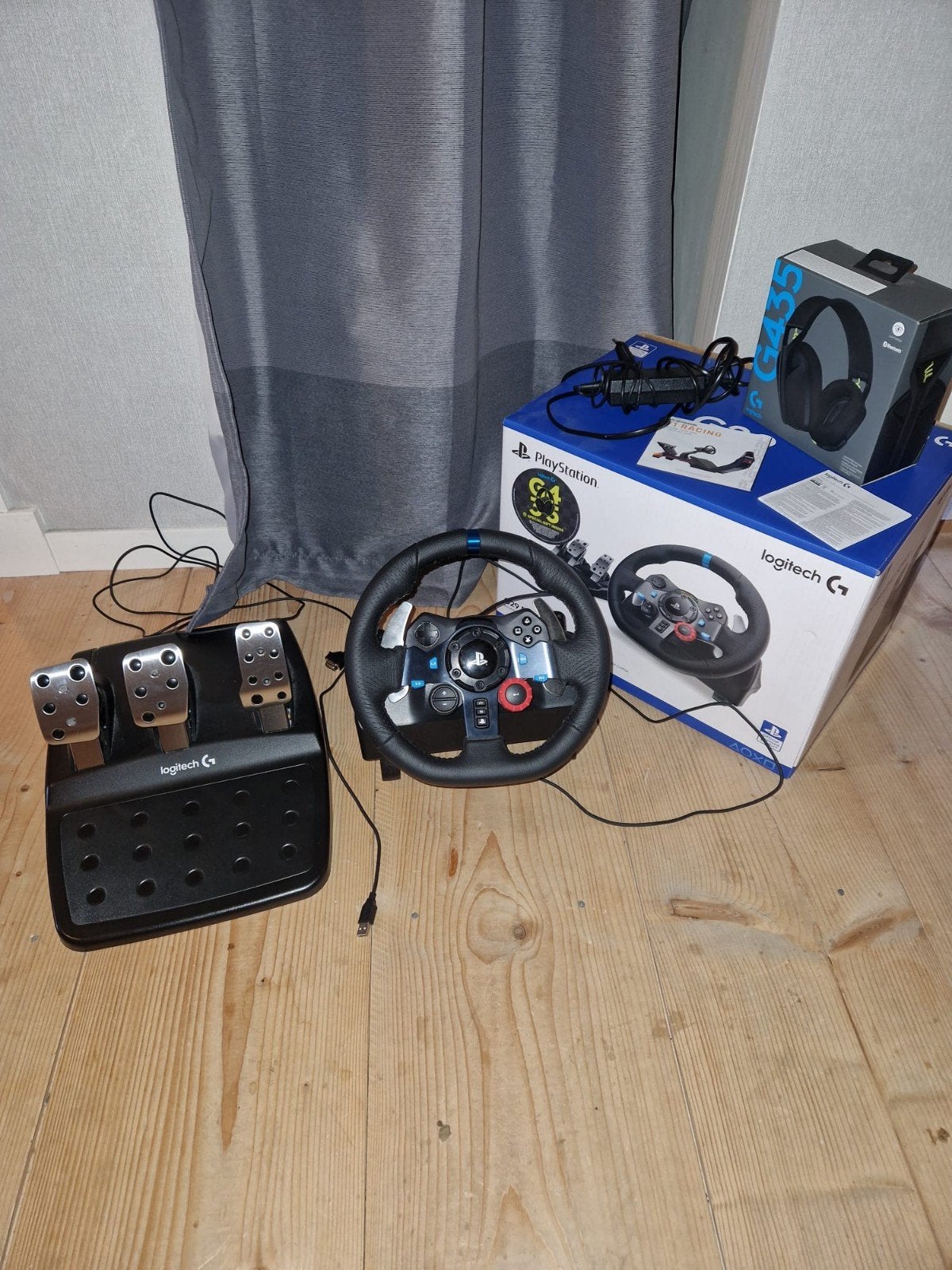 Logitech G29 Driving Force Racing Wheel + G435 Headset, 1 speler, Racen en Vliegen, Ophalen of Verzenden, Zo goed als nieuw