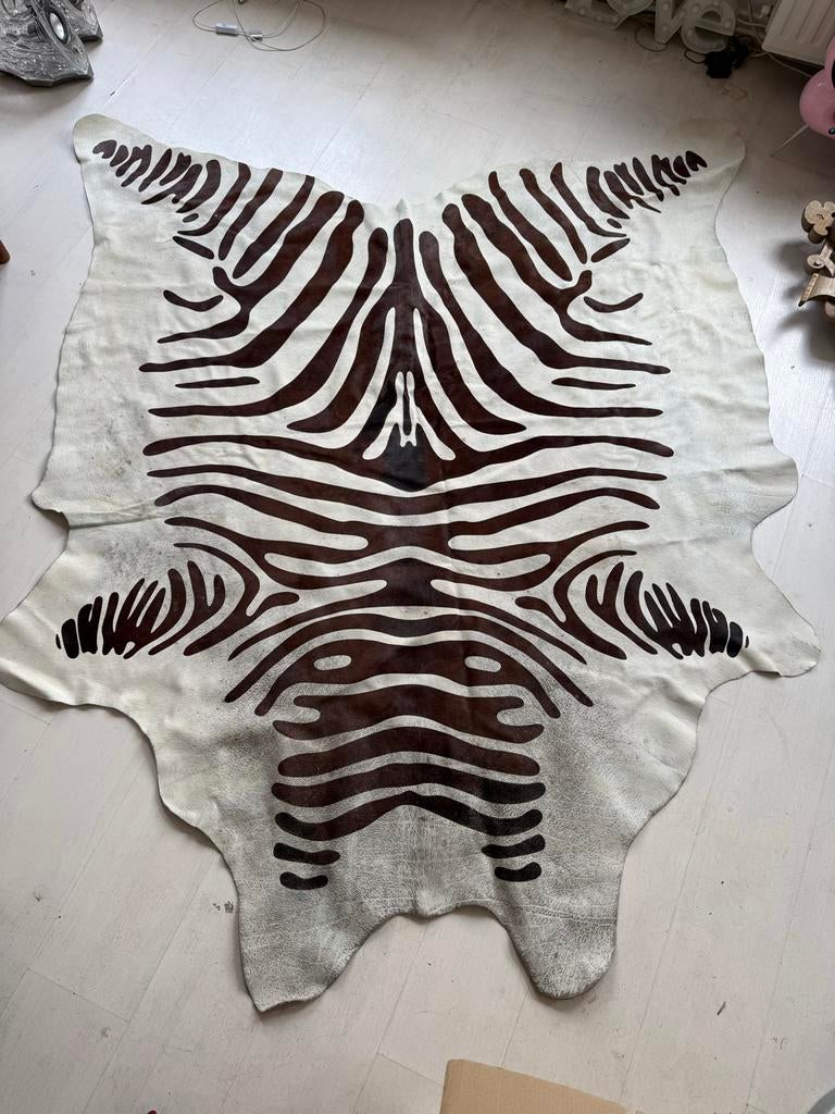 Zebraprint koeienhuid - Gebruikt, Ophalen, Gebruikt, 100 tot 150 cm, Wit