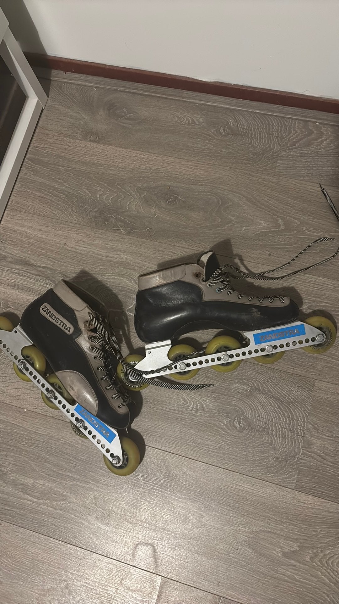 Vintage retro skeelers, Ophalen, Zo goed als nieuw, Inline skates 5 wielen
