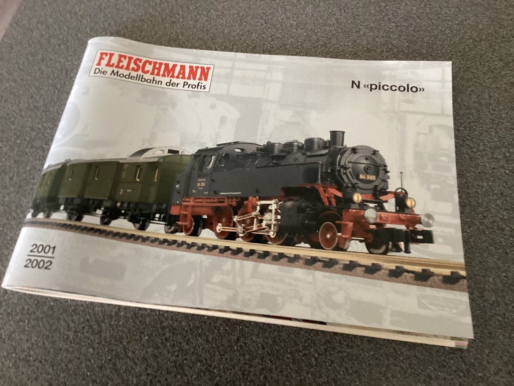 NIEUW : FLEISCHMANN  N-PICCOLO CATALOGUS 2001/2002, Gelijkstroom, Fleischmann, Nieuw, Analoog