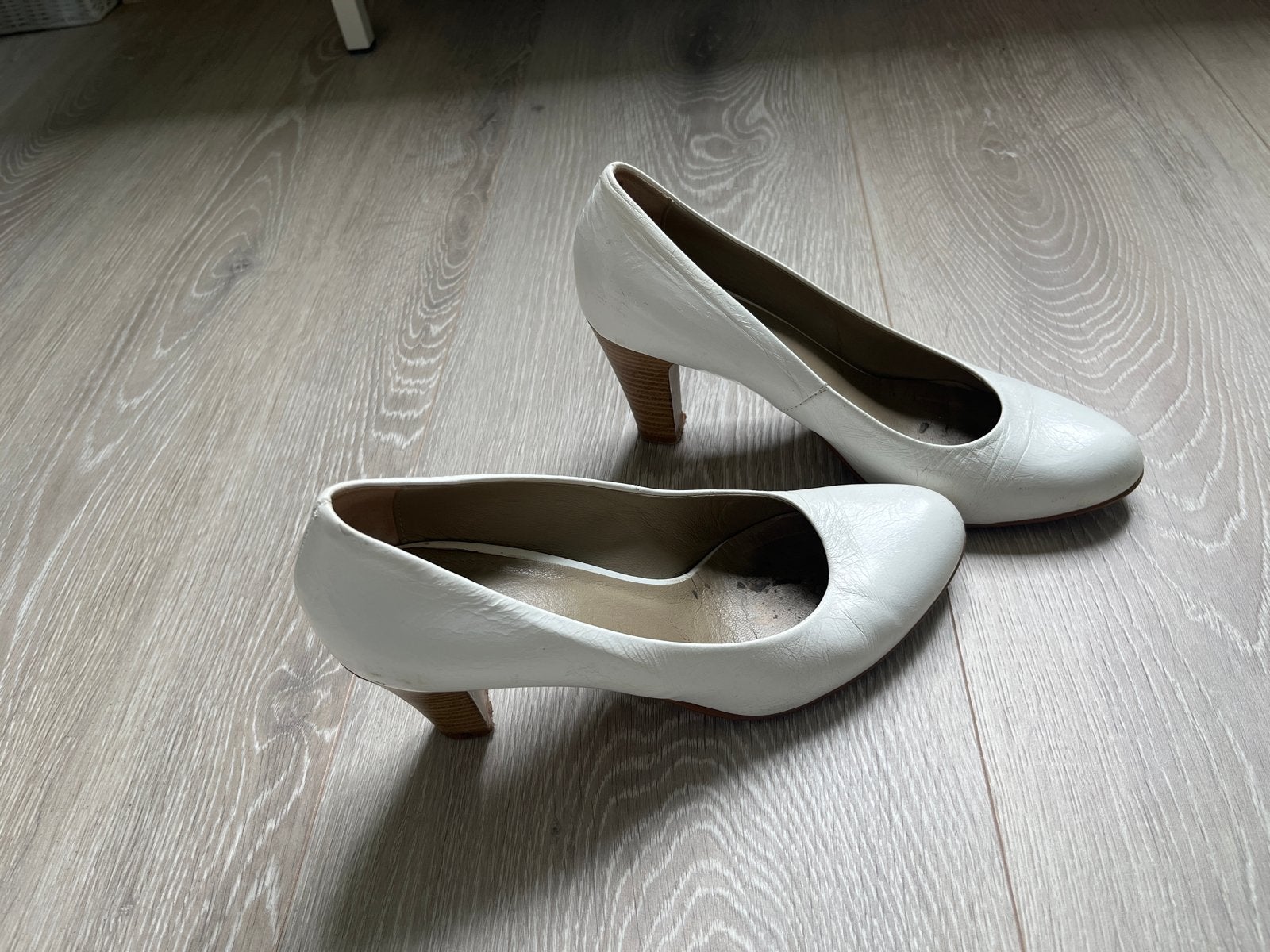 Witte Noë pumps maat 39 - Made in Italy, Ophalen of Verzenden, Gedragen, Wit, Pumps