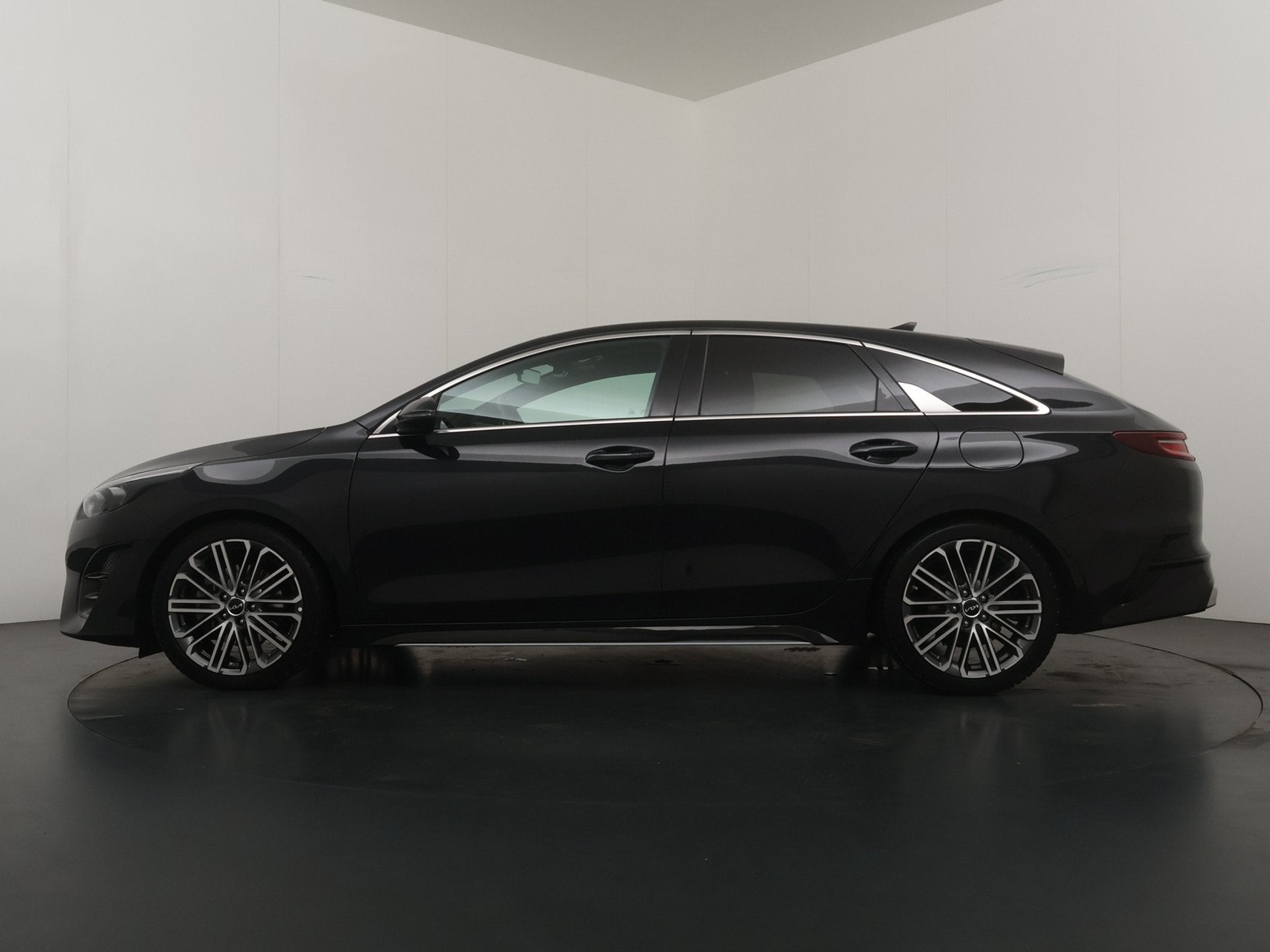 Kia ProCeed 1.5 T-GDi GT-Line - Navigatie - Achteruitrijcame, Auto's, Gebruikt, 4 cilinders, 160 pk, Zwart