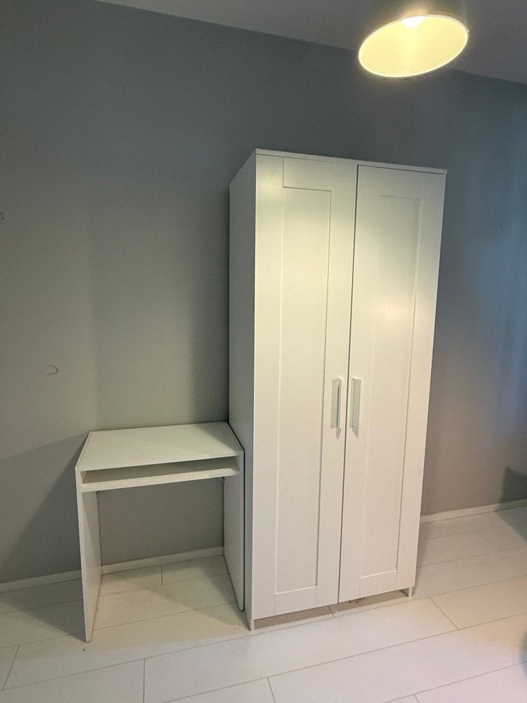 IKEA BRIMNES wardrobe + FREE white table, Ophalen, Overige materialen, Met deur(en), 50 tot 100 cm