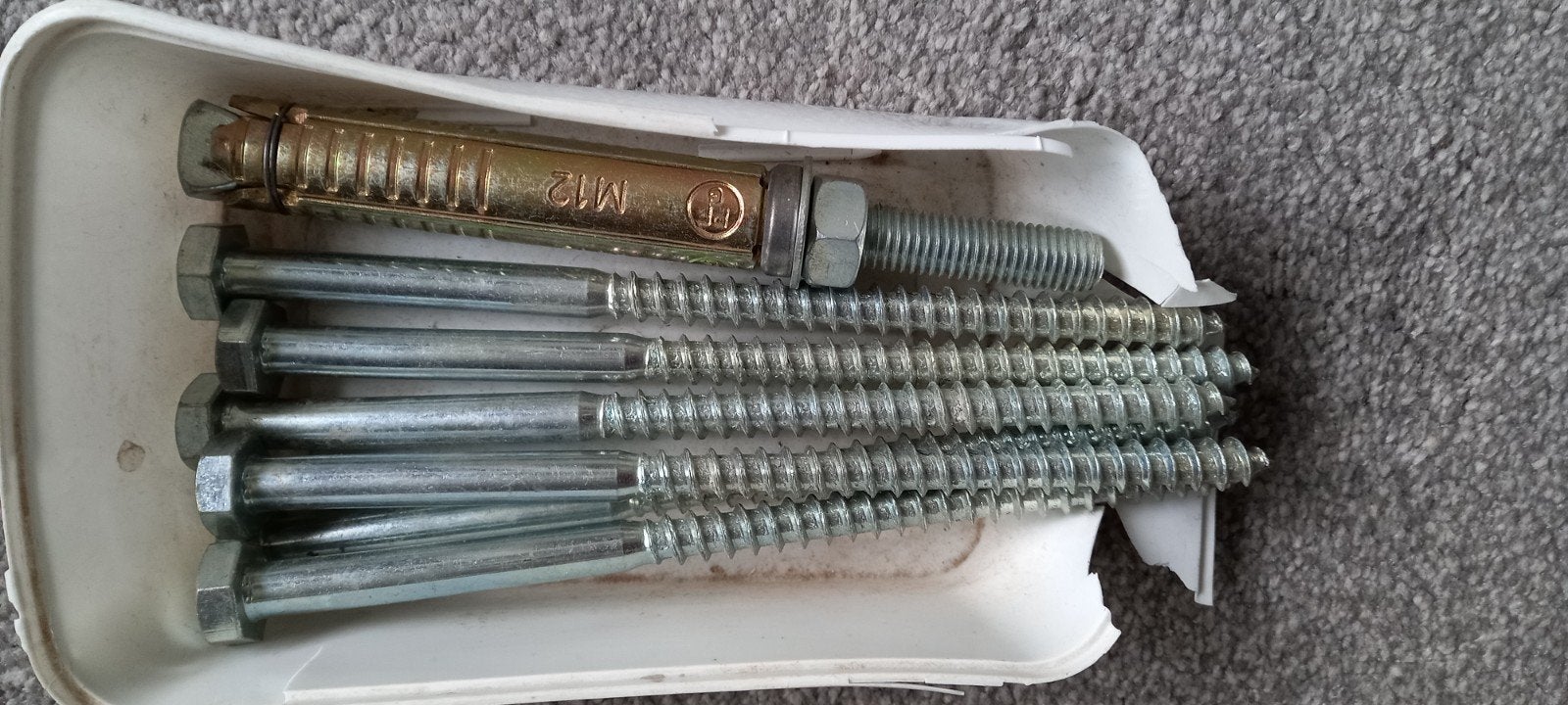 Nieuwe bouten en schroeven voor balkbevestiging, Ophalen of Verzenden, Nieuw, 100 tot 250 mm, Bouten of Moeren