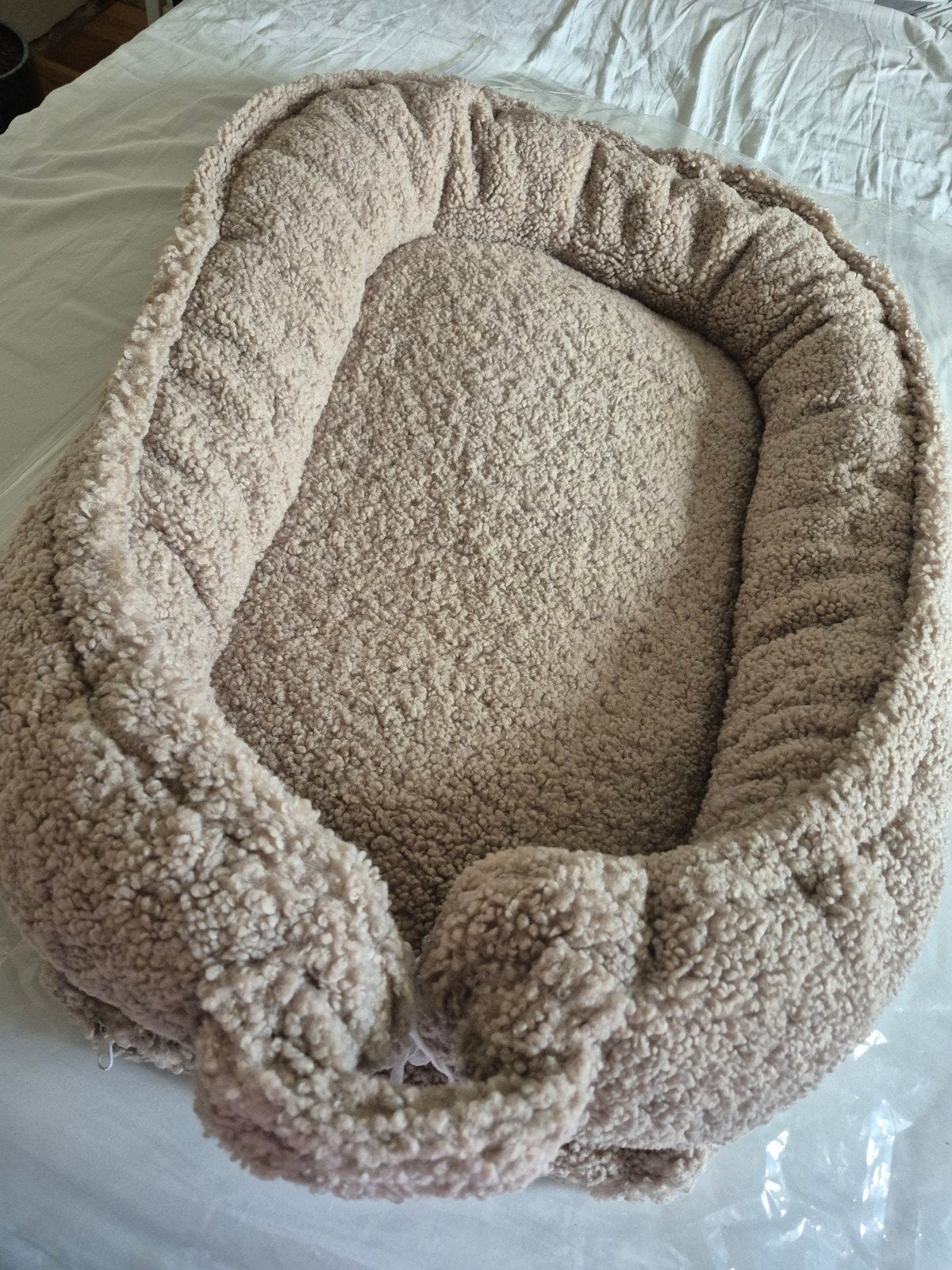Teddy babynestje taupe kleur, Ophalen, Zo goed als nieuw