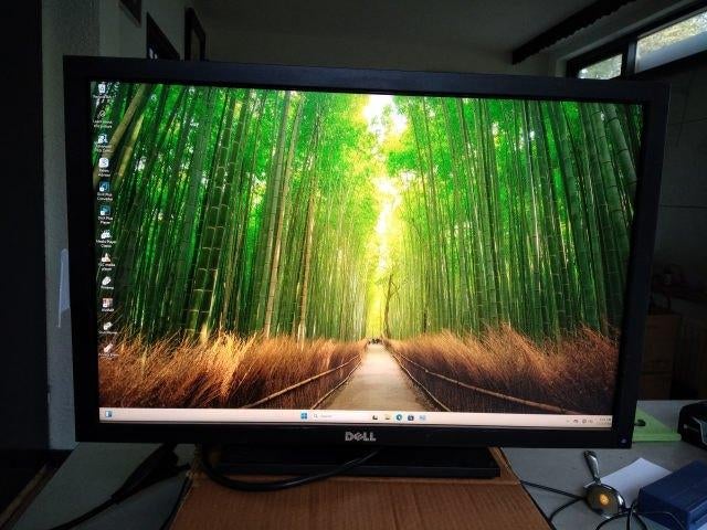 Dell UltraSharp U2410f 24-inch Monitor., IPS, DisplayPort, Refurbished, Full HD