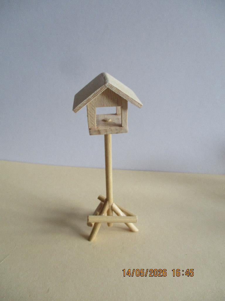 poppenhuis houten vogelhuisje, Ophalen of Verzenden, Zo goed als nieuw, Decoratie