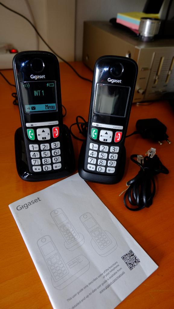 Senioren telefoon, Ophalen, Zo goed als nieuw, 2 handsets