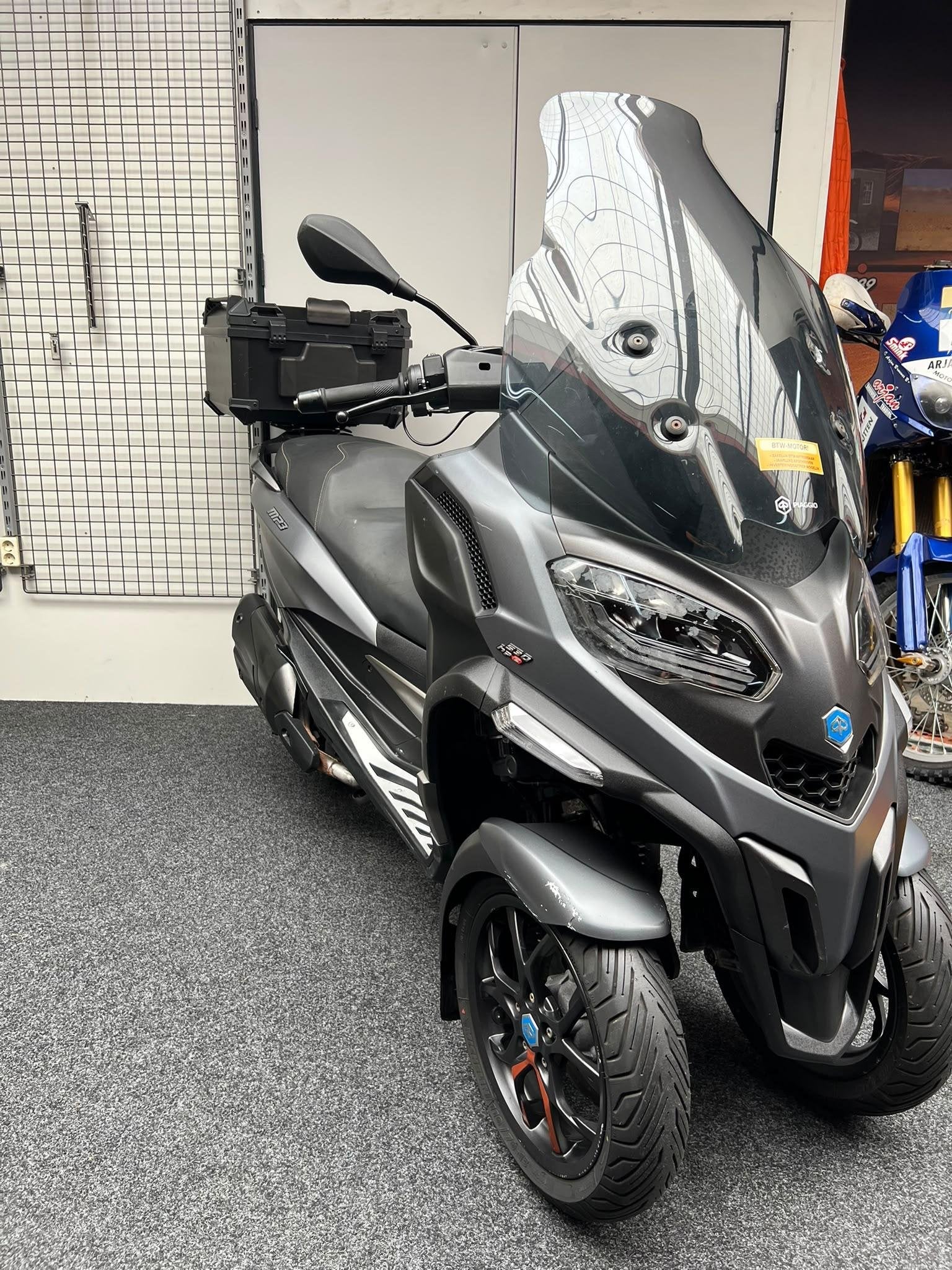 Piaggio Mp3 530 HPE Exclusive, Bedrijf, Handvatverwarming, 12 t/m 35 kW, Scooter