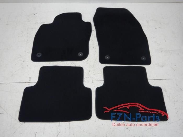 Matten Set, Auto-onderdelen, Interieur en Bekleding, Ophalen of Verzenden, Gebruikt