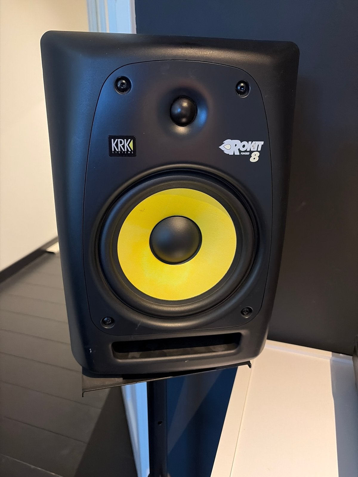 KRK Rokit 8 Studiomonitor (defect), Audio, Tv en Foto, Luidsprekers, Ophalen, Studiomonitor, KRK, Niet werkend