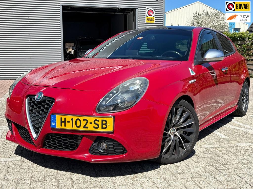 Alfa Romeo Giulietta 1.7 TBi Quadrifoglio Verde, UNIEK NIEUW, Auto's, Euro 5, 4 cilinders, Bedrijf, Handgeschakeld