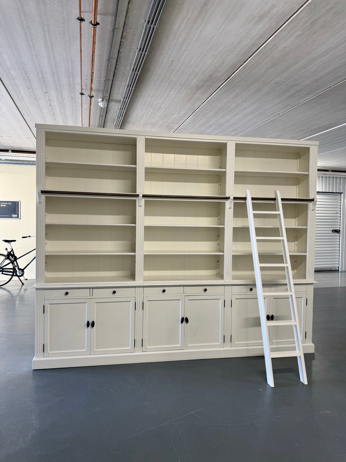 Grote Bibliotheekkast met Ladder 303 cm | 6 Deuren & Lades