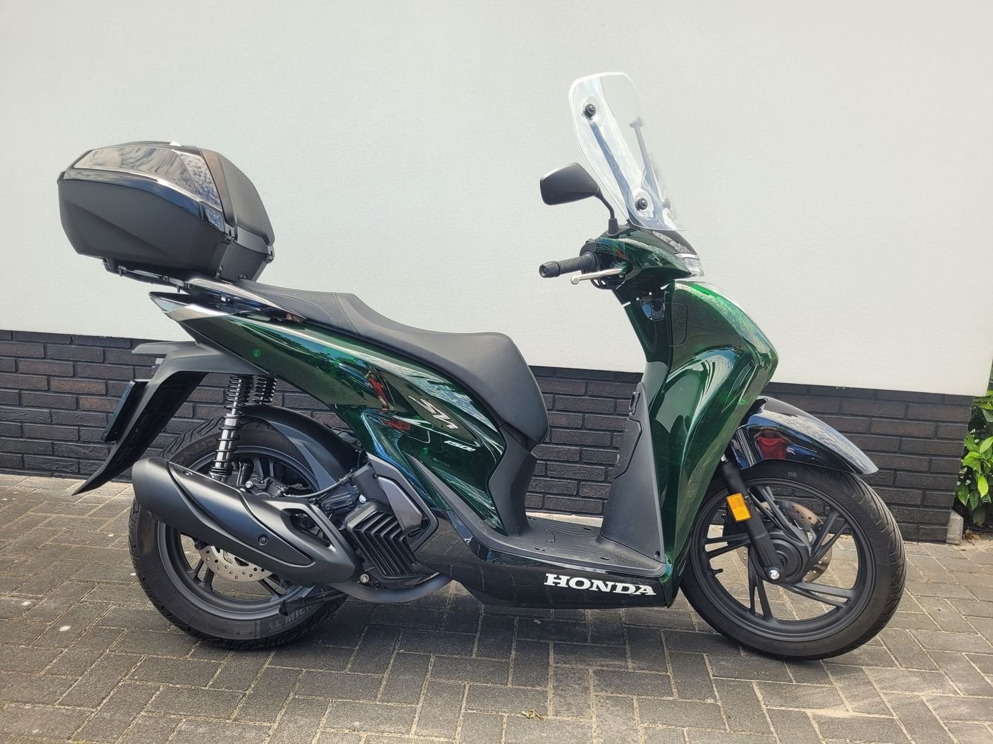 HONDA SH 150i C-ABS -VETRO GREEN -paar krassen,scherpe prijs, Motoren, Scooter, HONDA, Bedrijf, Onbekend