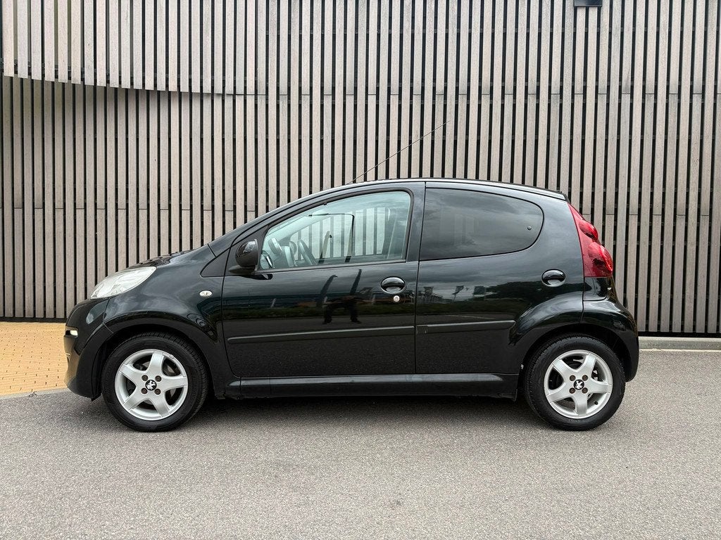 Peugeot 107 1.0 Envy Airco /Navigatie /Bluetooth, Auto's, Peugeot, Voorwielaandrijving, Euro 5, Stof, Gebruikt