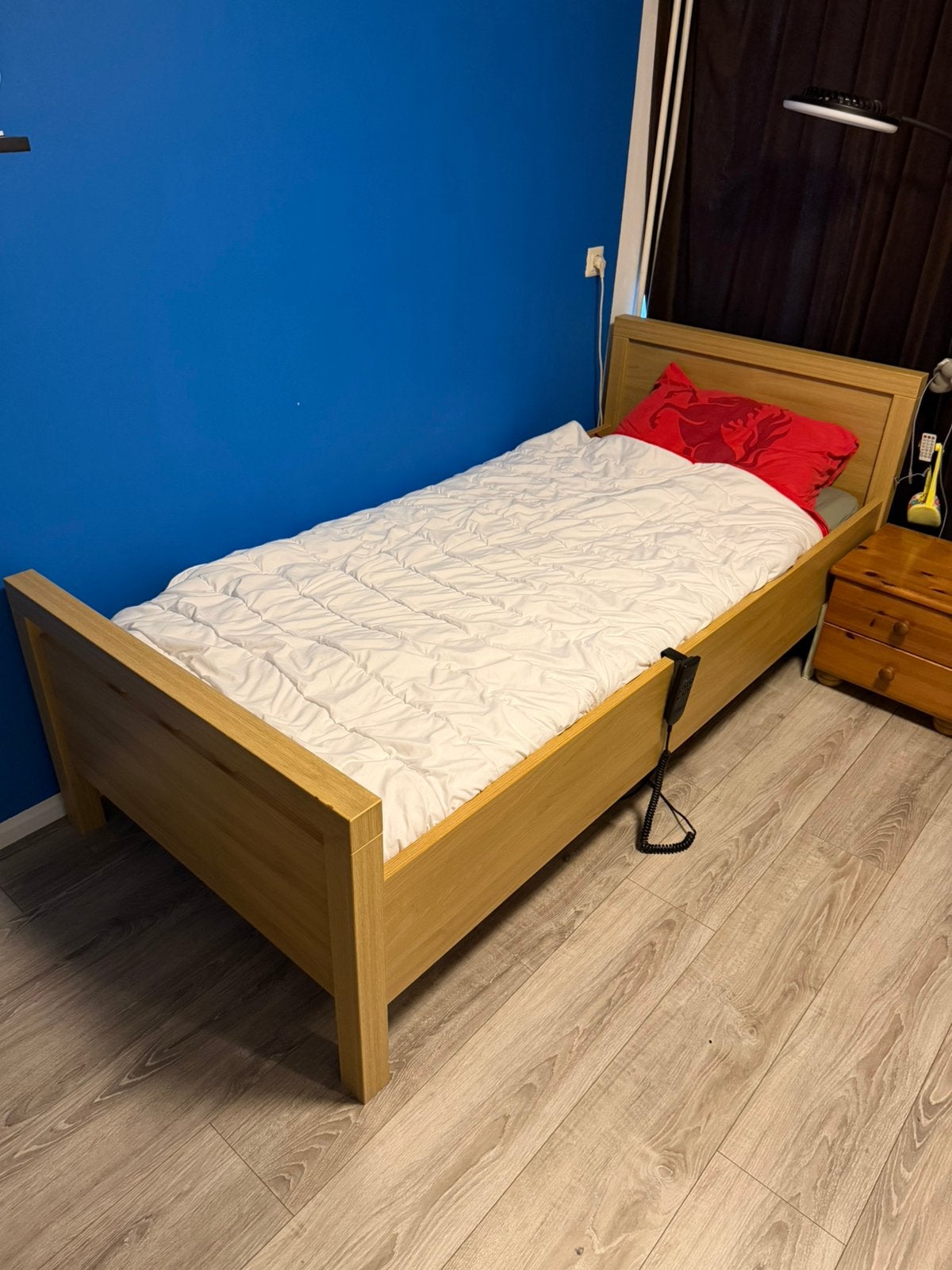 Electrisch bed 90 x 200, Huis en Inrichting, Ophalen, Zo goed als nieuw, Eenpersoons