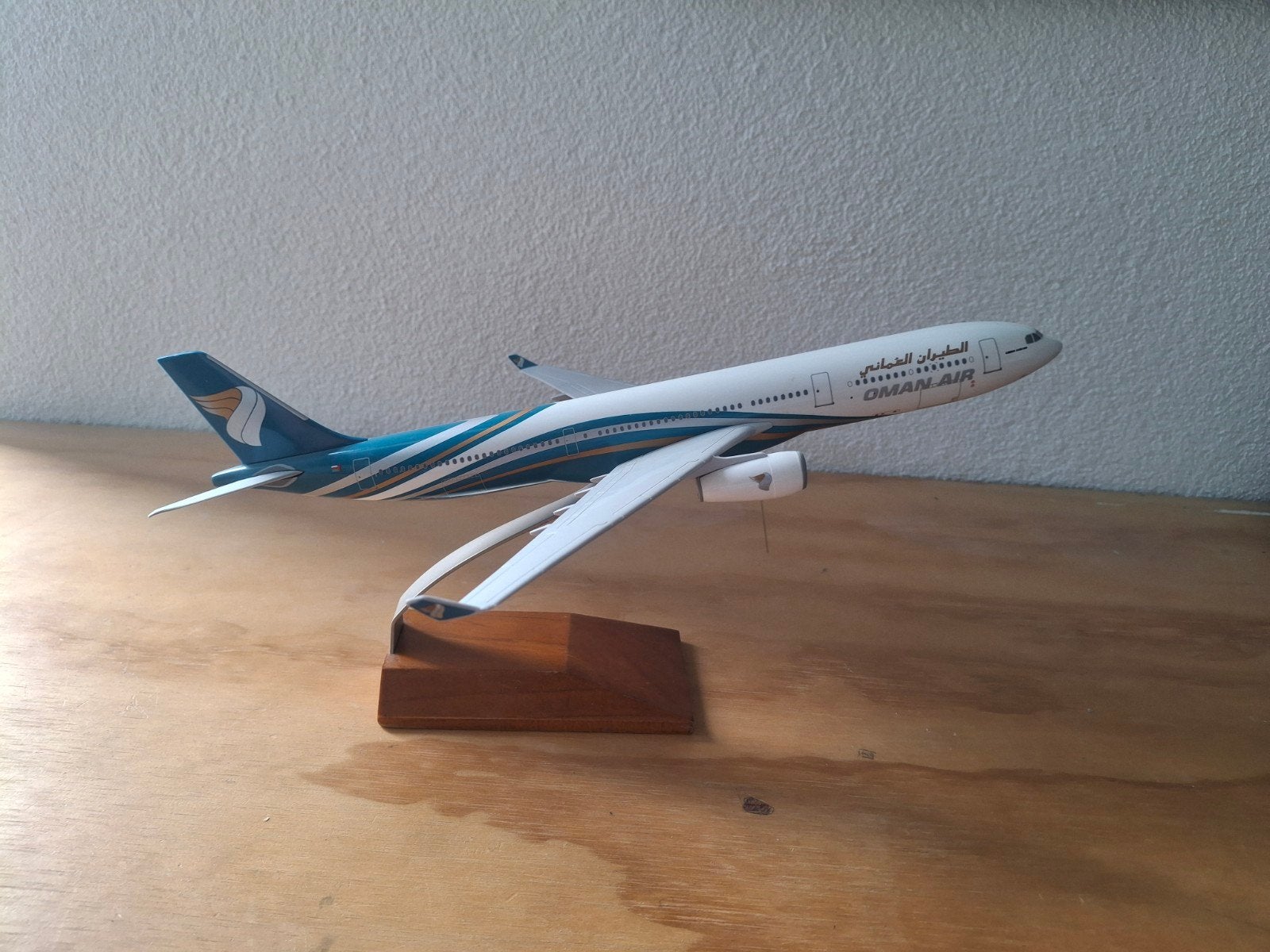 Airbus A330-300 Oman Air schaalmodel 1:200, Overige merken, 1:200 of kleiner, Ophalen of Verzenden, Zo goed als nieuw