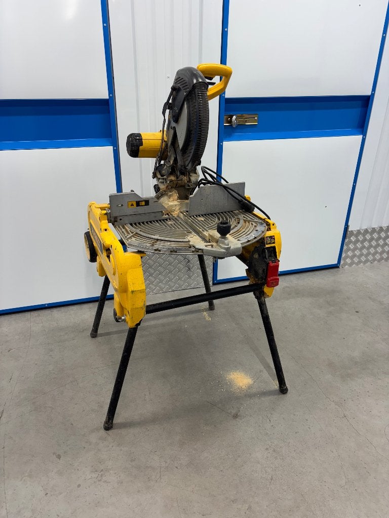 DeWalt D27107-QS flipover zaagtafel, Ophalen, Gebruikt, Cirkelzaag, 70 mm of meer